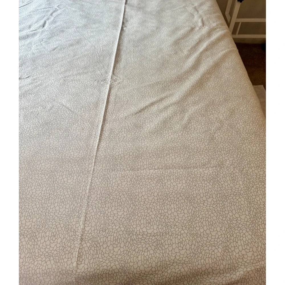 Calvin Klein Tablecloth White and Silver Abstract Floral Pattern